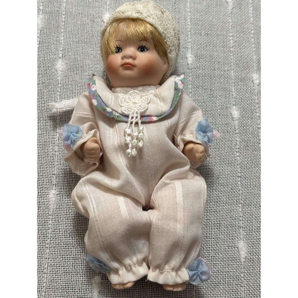 VTG Kingstate Fully Jointed All Porcelain 5.5" Adorable Baby Doll Blonde/Blue
